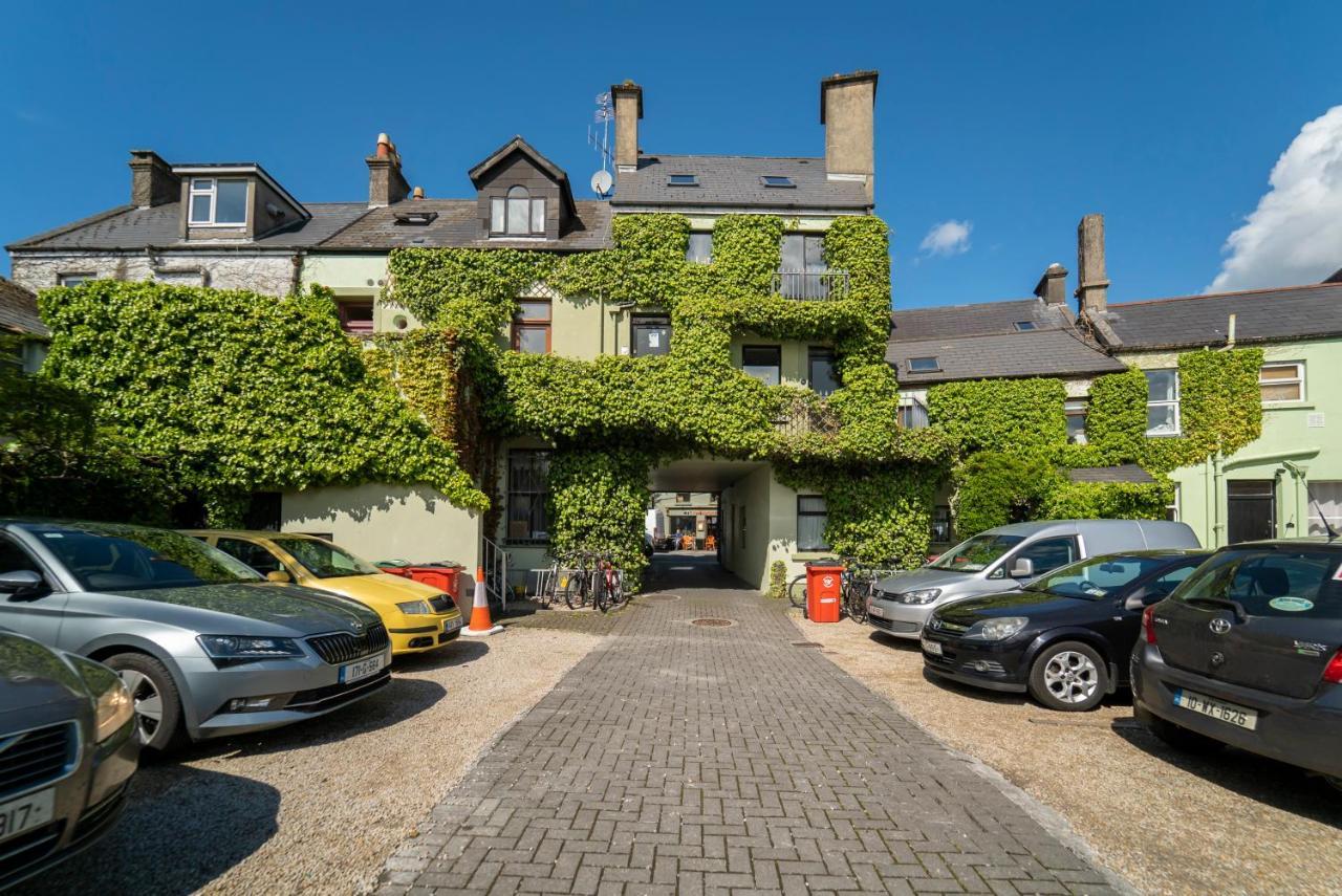 Charming City Centre Guest House Galway Exteriör bild