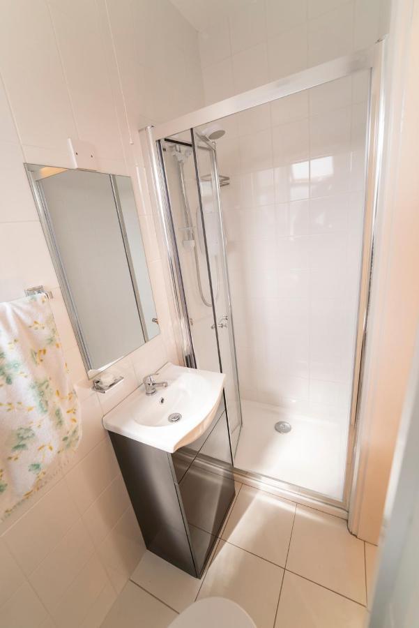 Charming City Centre Guest House Galway Exteriör bild